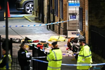 Ten Injured in Knife Attack on UK Train Near Cambridge, Police Say